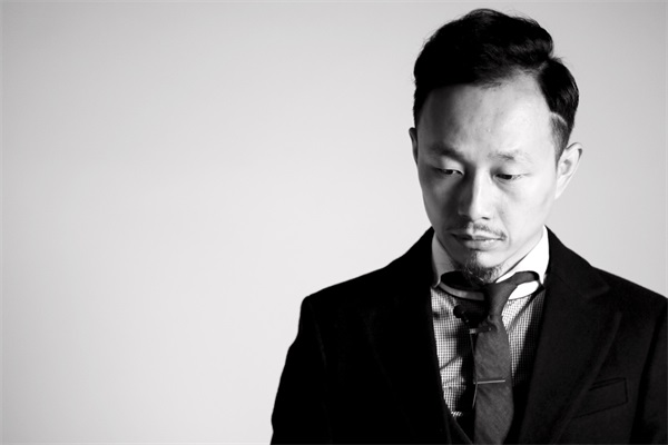 钟鸣照片2.jpg 钟鸣照片2.jpg